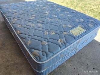 Nice Full size mattress and boxspring with free delivery.