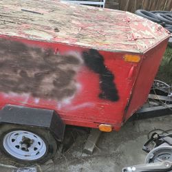 small trailer with cubbie 