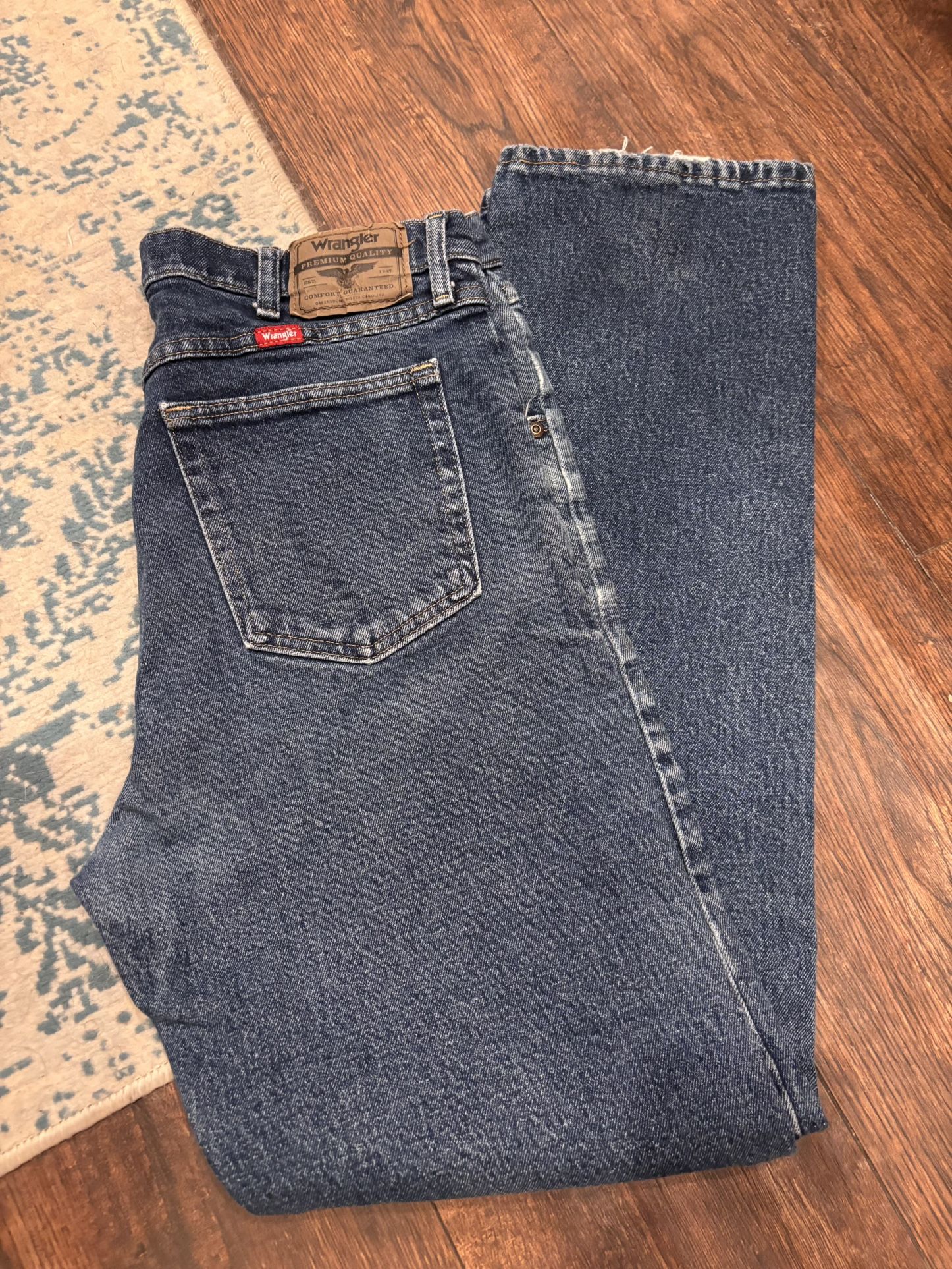 Mens Jeans 34x32. Located in Murray cash/Venmo fcfs or holds