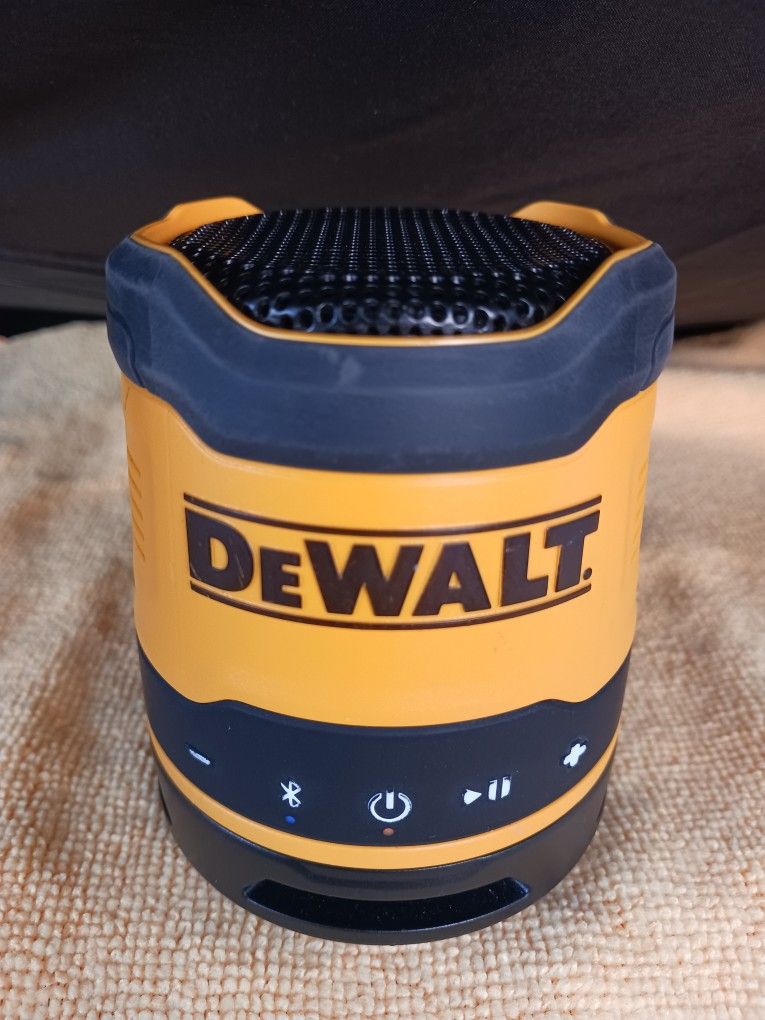 Dewalt DCR008 Bluetooth Speaker