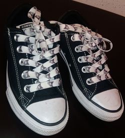 Girl converse