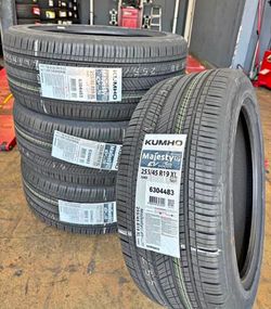 255/45R19 Kumho Majesty9 Set Of 4 New Tires