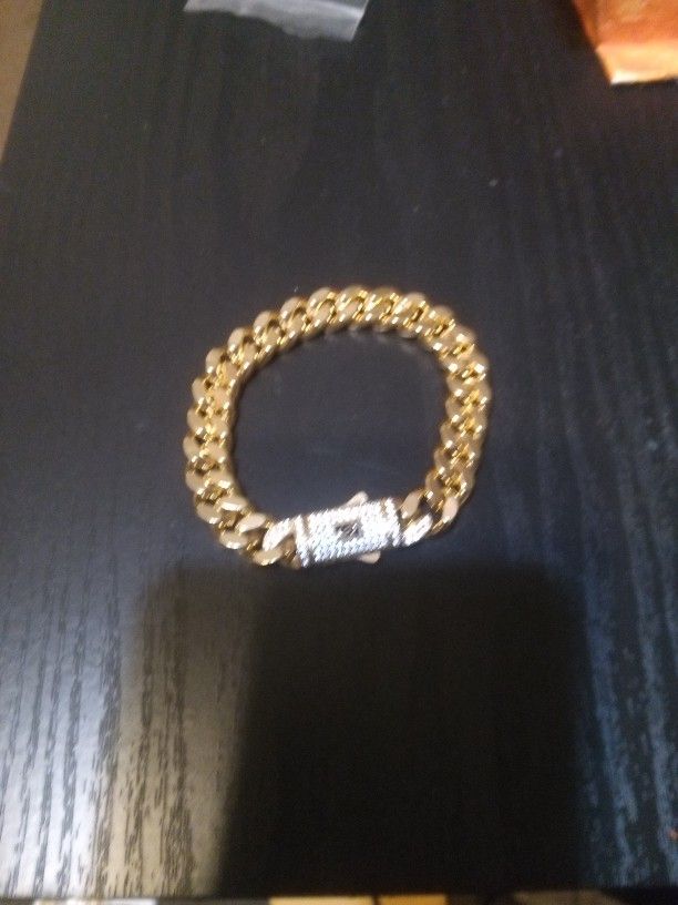 7 1/4" Cuban Gold Bracelet With C.Z.