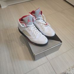 Jordan Retro WHITE Fire RED SZ 13