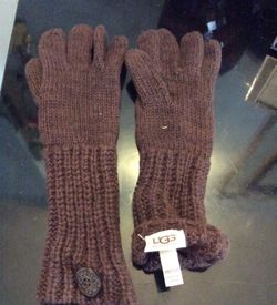 Ugg gloves never used