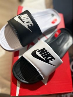 Nike sandals size 8