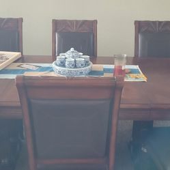 Dining table + 8 Chairs