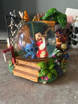 Disney Lilo and Stitch Snow Globe