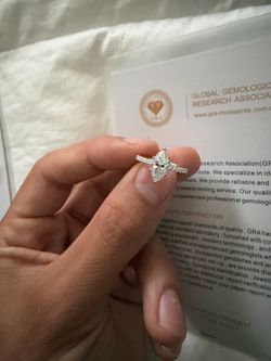 Marquise Moissanite