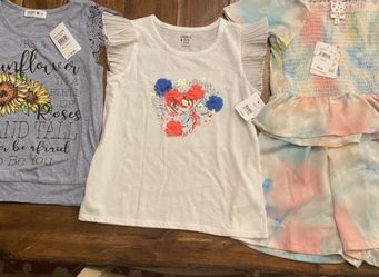 Brand New Girls Medium Tops And Outfit