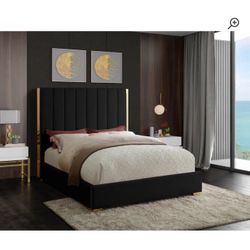 Queen size Bedframe Black & Gold