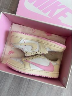 Size 7 Men Jordan 1 Low Travis Scott