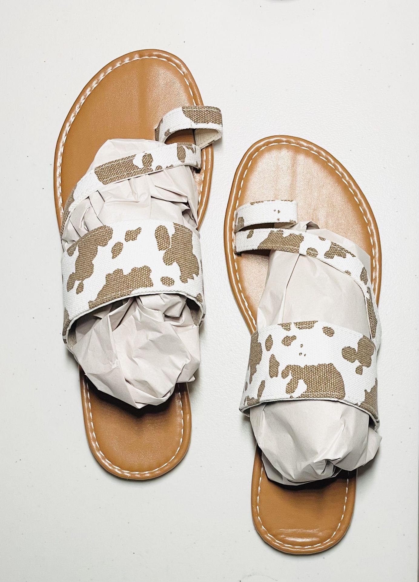 Sandals Women’s 39 In Brown And White Cow Print NEW!!