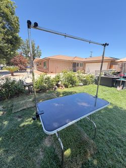DOG GROOMING TABLE, $55 FREE DELIVERY