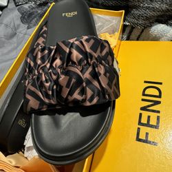 New Fendi Slides Size 9