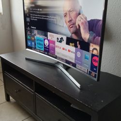 40" CURVED 4K UHD SMART 