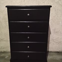 FIVE DRAWERS WOODEN DRESSER 