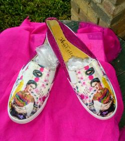 Frida Kahlo Loafers size 10