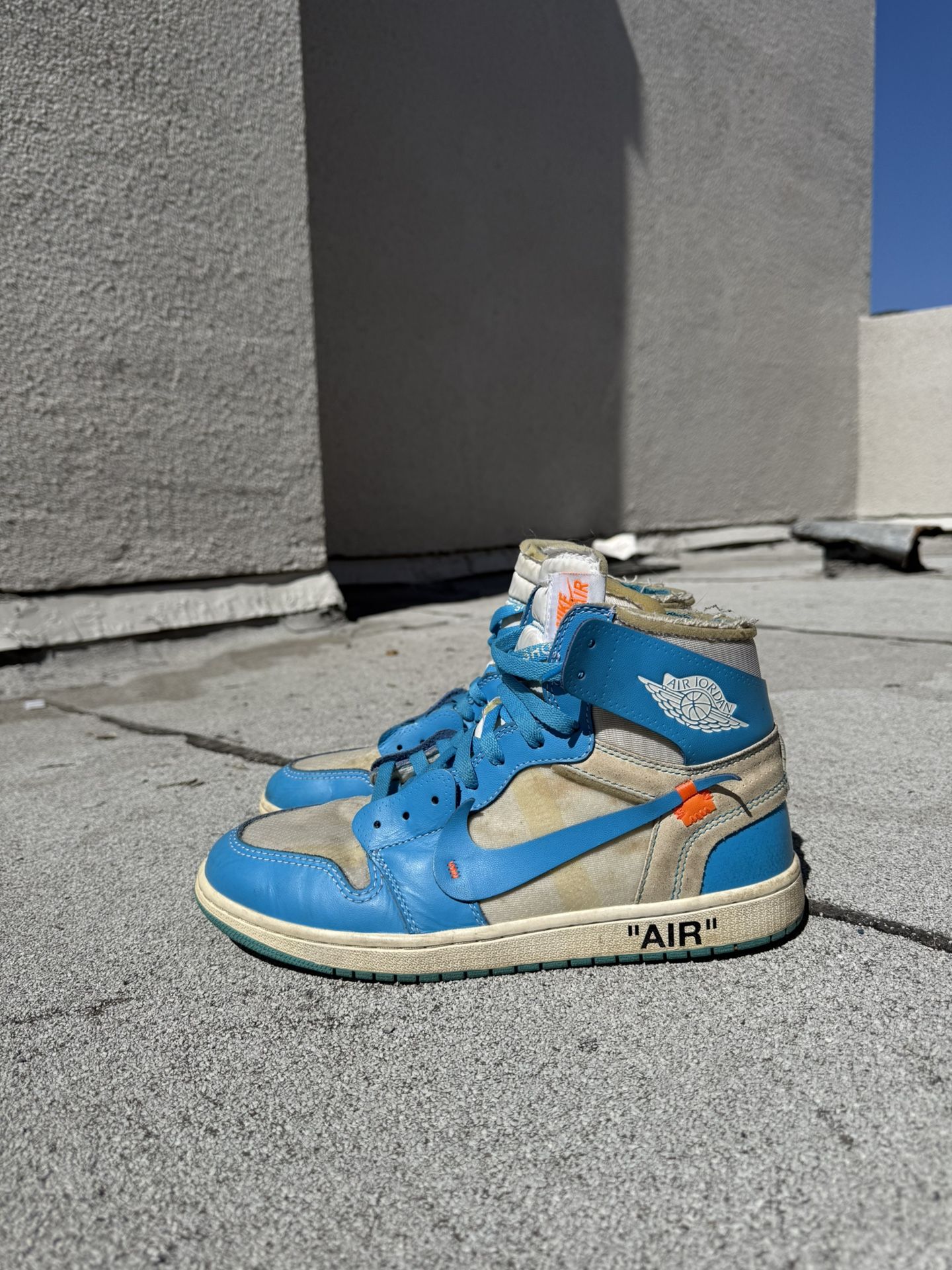Off-White Jordan 1 UNC