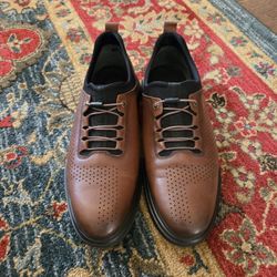 Men's Shoes Size 10.5