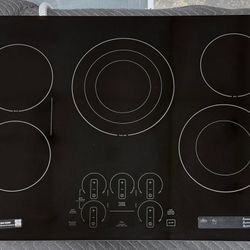 NEW 30” GE Profile Electric Built In Cooktop w/Touch Control 