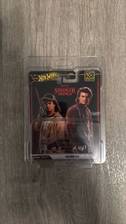Hot Wheels Premium Pop Culture Stranger Things 1983 BMW 733i Mattel JHW81