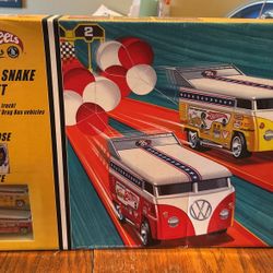 Hotwheels Mongoose & Snake drag race set