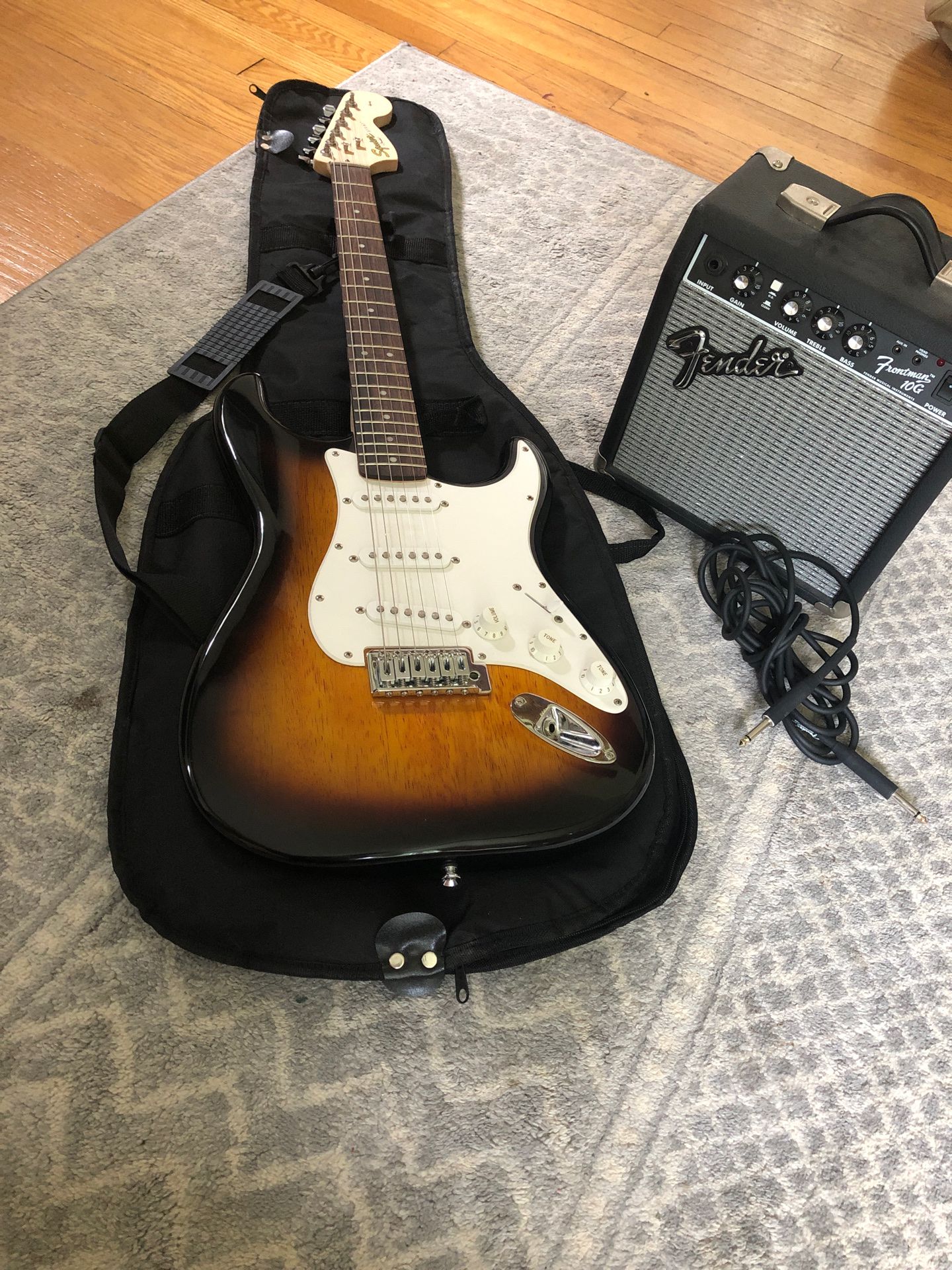Electric guitar (comes with everything + optional game)