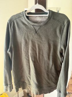 C&H Bass Co green pullover medium