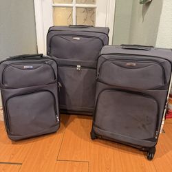 Set of 3 Suitcases