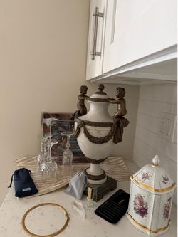 French urn or vase