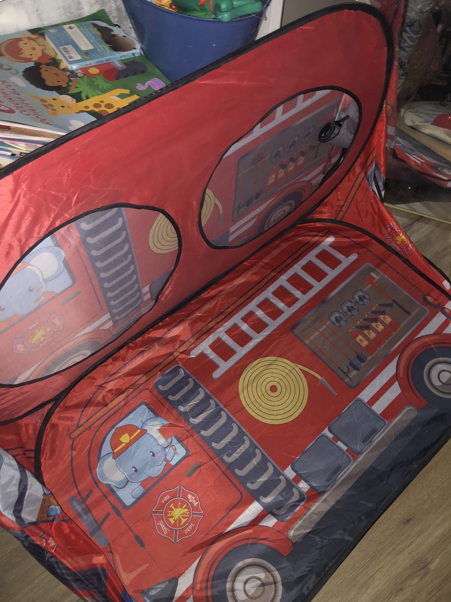 Kids Firetruck Pop Up Tent/ Ball pit