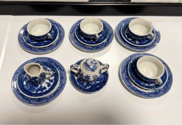 17-Piece Miniature Blue Willow Tea Set – Blue & White Porcelain