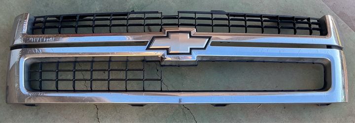 2007–2010 Chevrolet Silverado 2500 HD and 3500 HD Front Grille Assembly OEM