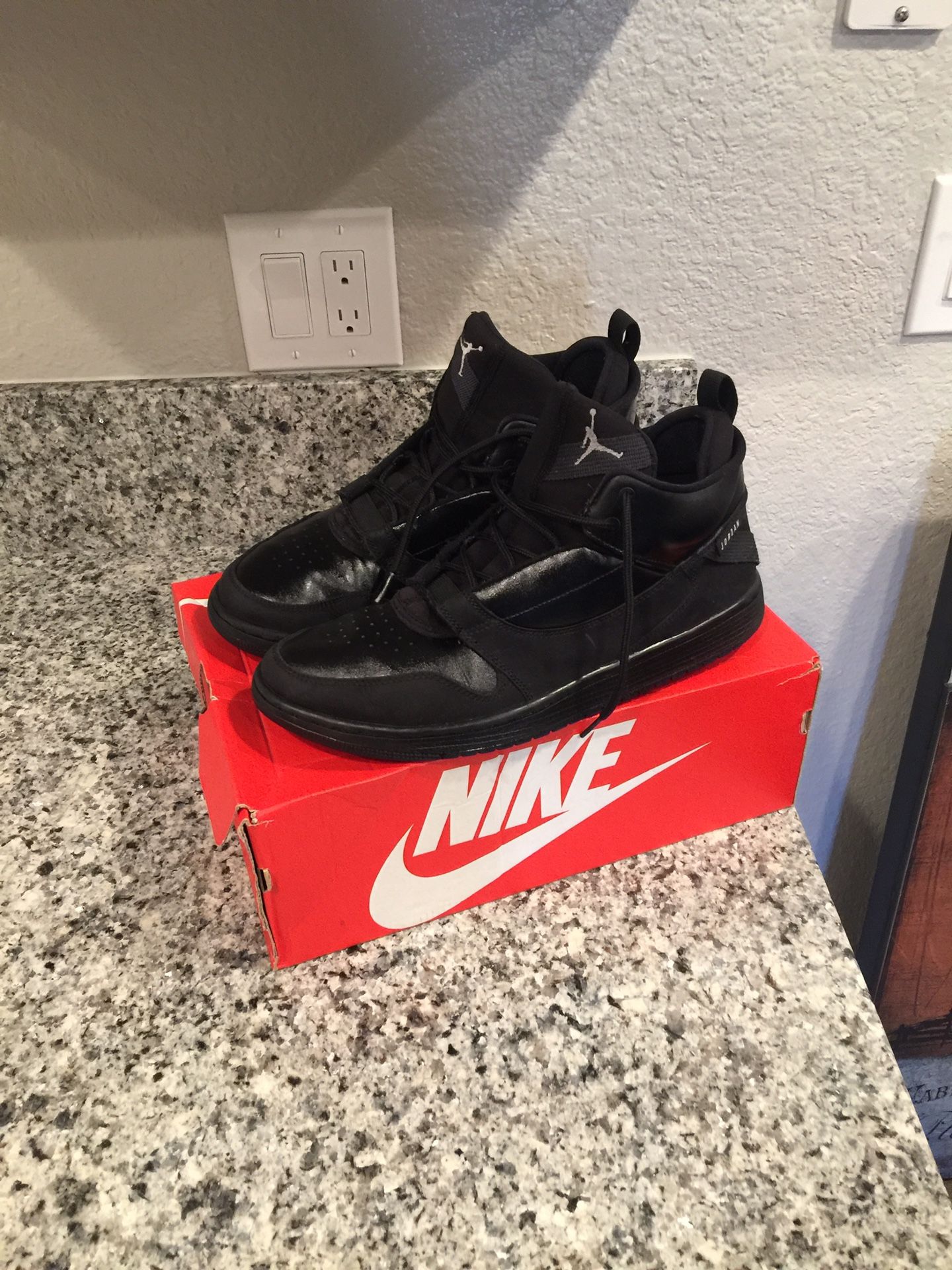 Air Jordan’s black size 11