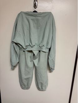 ZARA. SWEAT SUIT. LIGHT GREEN. PRELOVED. PANTS LARGE. SHIRT MEDIUM.