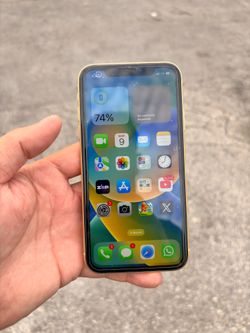 IPhone XR yellow 64GB IOS VERSION 16.1