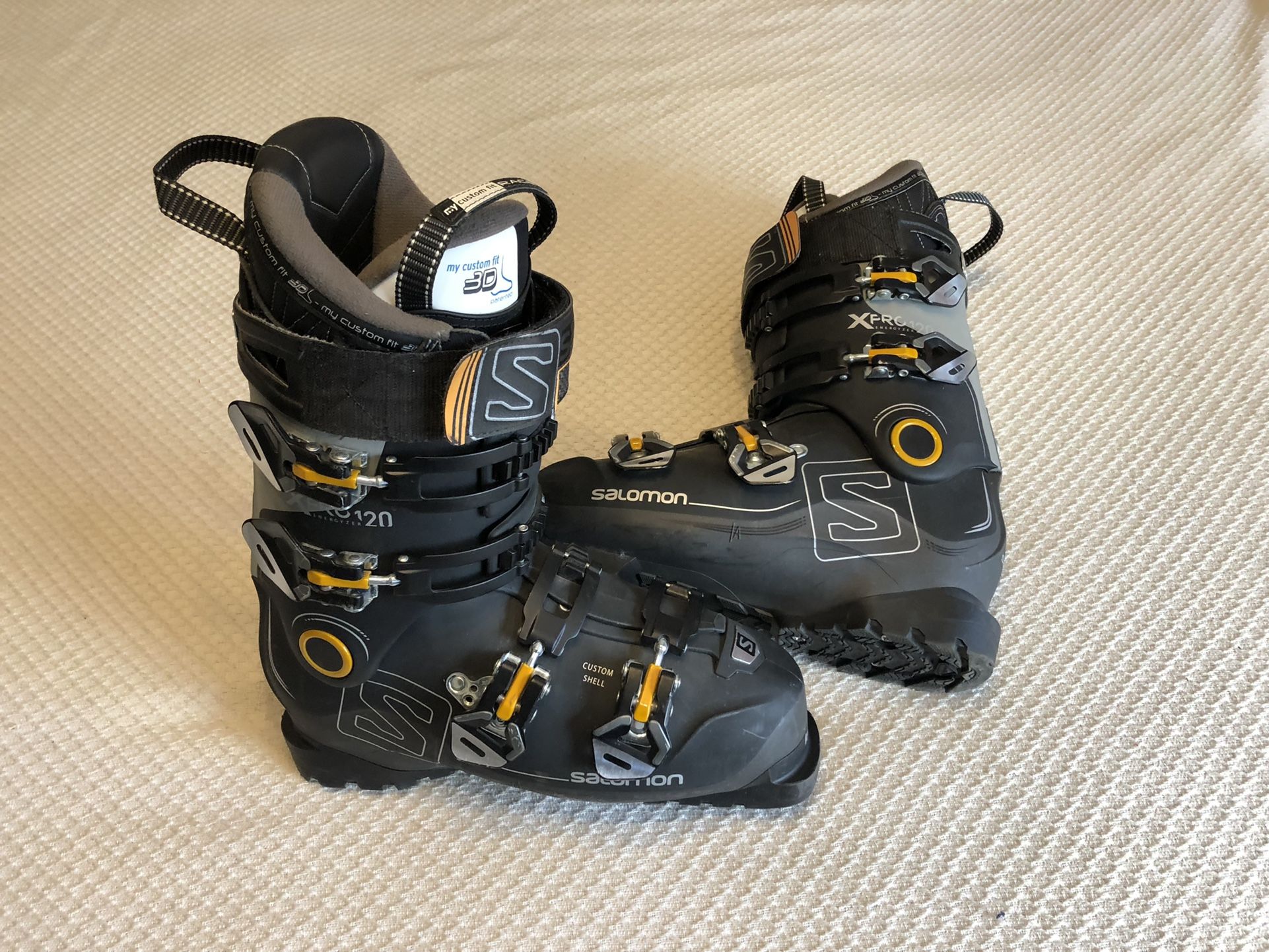 New Grip Walk Top Line Salomon Ski Boots Sizes 9, 9.5 And 10 