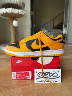 Nike dunk low goldenrod 11.5