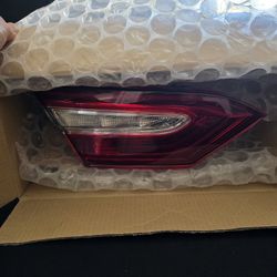 2018 Toyota Camry Driverse Side Trunk Light 