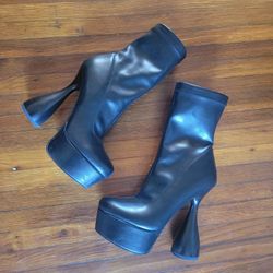 Azalea Wang Apollo High Heel Bootie - Size 7.5
