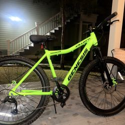 Genesis V2100 Mountain Bike – Disc Brakes – Needs Small Repair