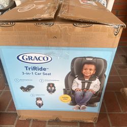 Graco TriRide 3-in-1 Convertible Car Seat, Retail $199