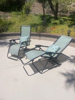 Outdoor lounge chairs