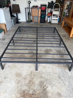 Queen bed platform