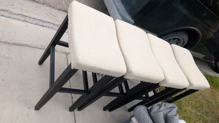 Set of 4 Cushion Barstool Chairs Studded