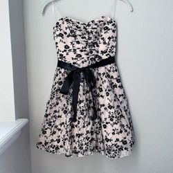 NWOT Strapless Lace Floral Dress