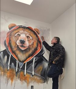 MURALS & SIGNS