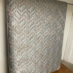 Queen size mattress 
