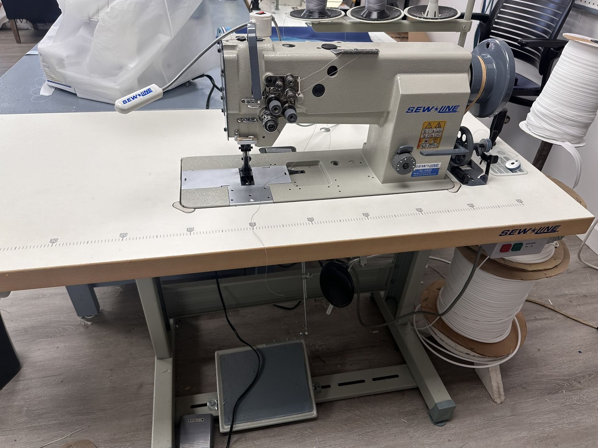 Sewing Machine Double Needle